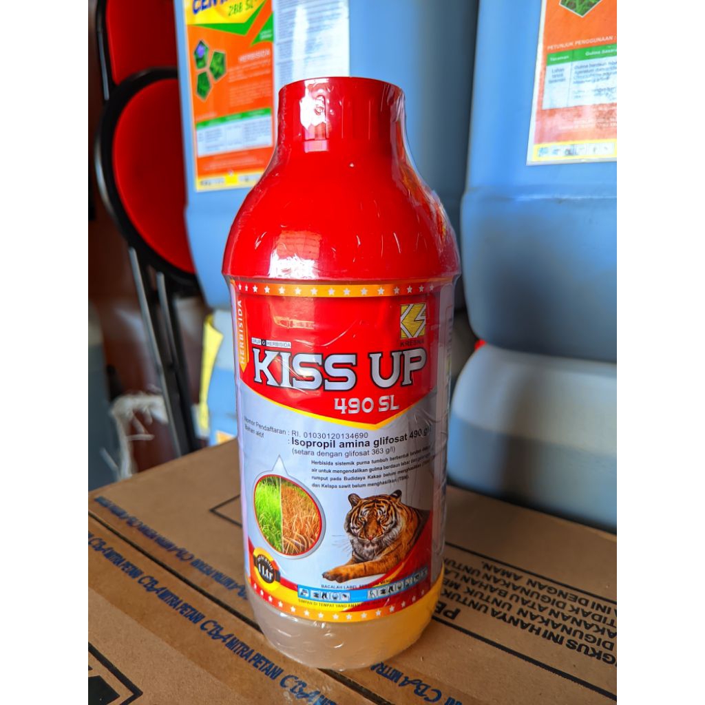 Herbisida Kiss Up 490 Sl 1 Liter - Sistemik, Efektif,Tahan Hujan, Ampuh Basmi Gulma