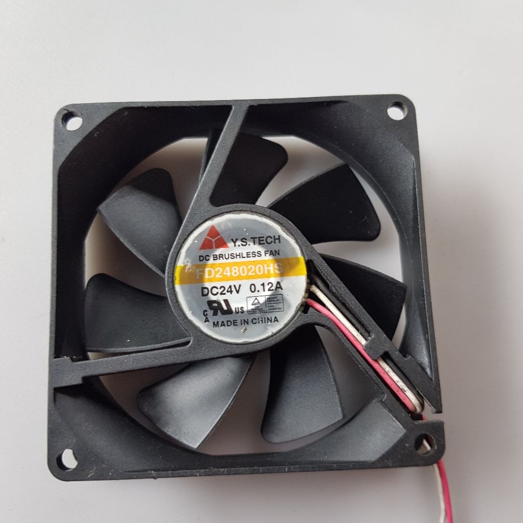 Kipas Fan Y.S.TECH DC24V_0.12A 8x8 3pin