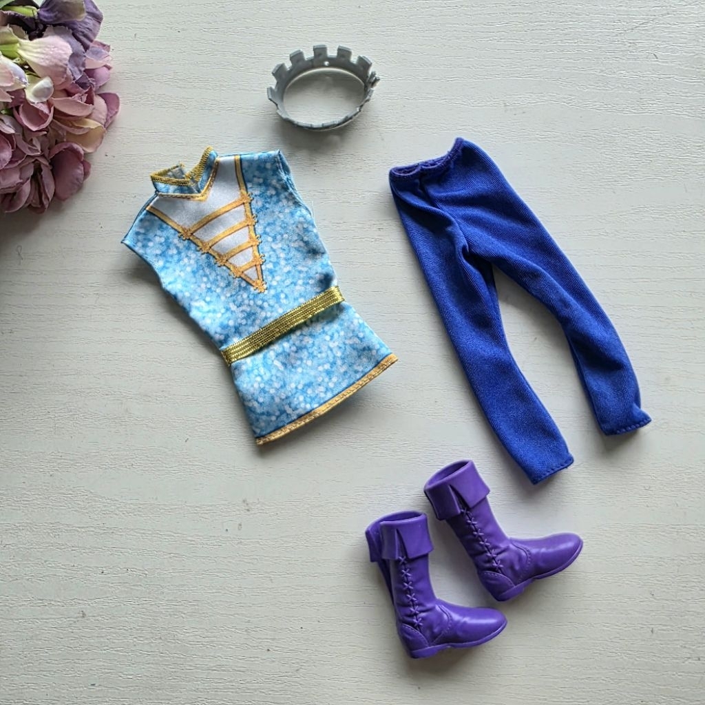 Baju Barbie Ken Royal mattel set