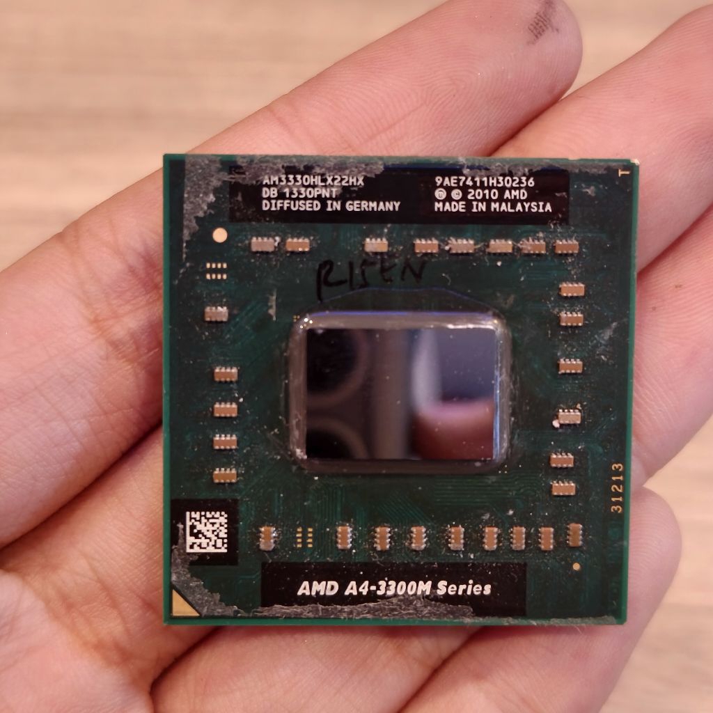PROSESOR AMD A4 - 3300M Laptop Notebook Processor Kondisi second masih bagus