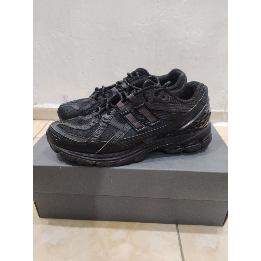 NEW BALANCE 1906U TRIPLE BLACK