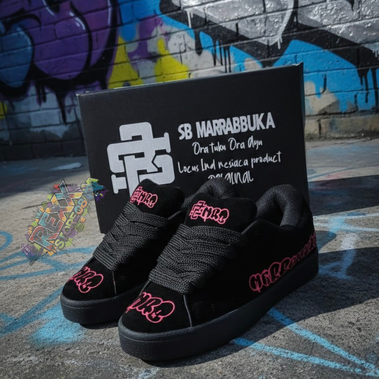 Sepatu gemuk skate sneakers model grafiti cocok untuk cowo cewe remaja sewasa casual sneakers hitam 