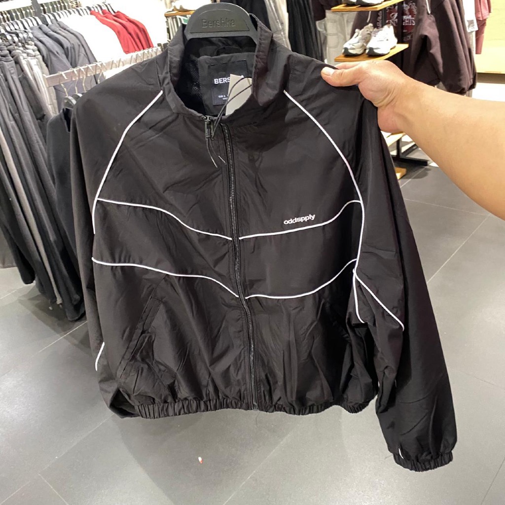 JASTIP. Jacket Parka Zipper Bershka (MAN)