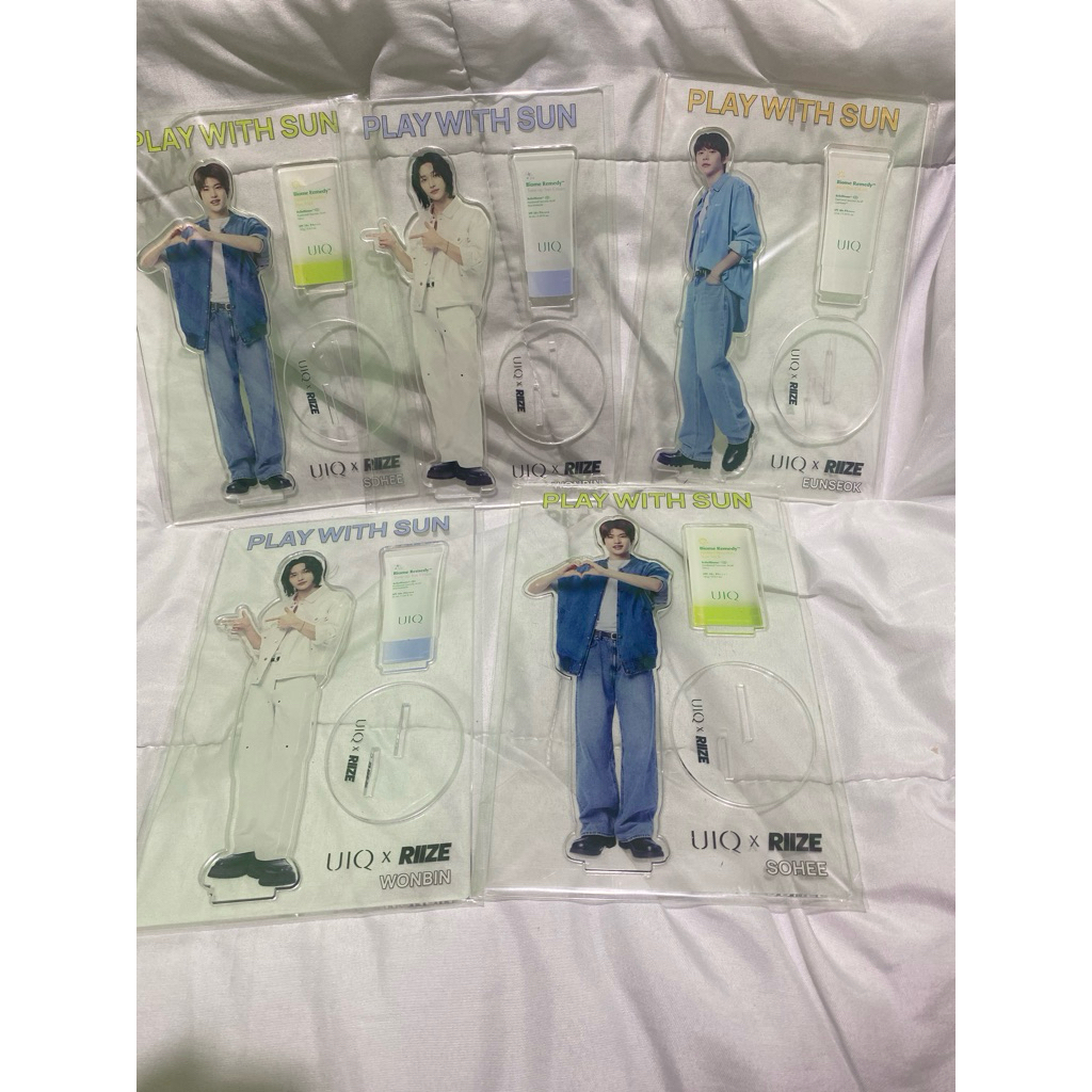 [READY] OFFICIAL STANDEE ACRYLIC RIIZE UIQ DARI EVENT RIIZE x UIQ