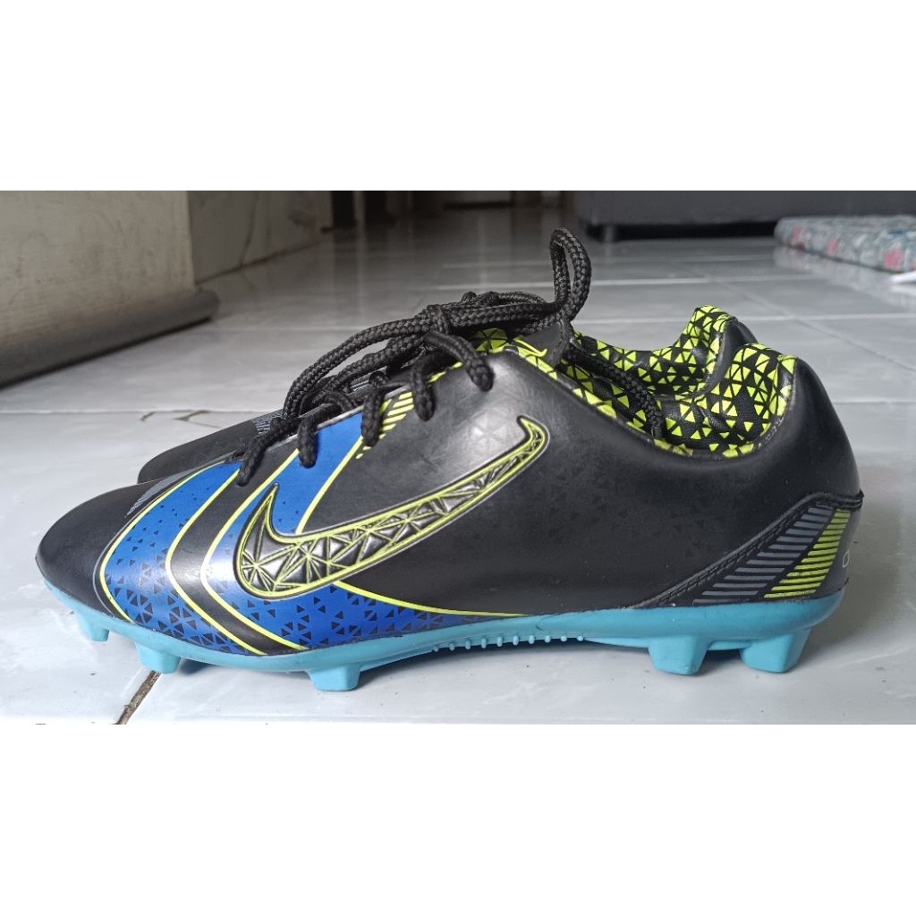 Sepatu bola anak Ogardo size 36