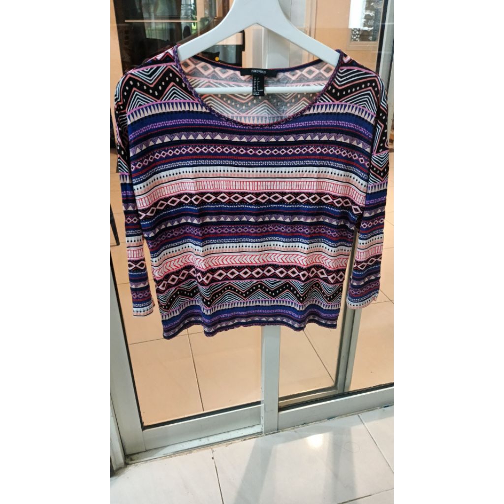 kaos atasan wanita  forever 21 preloved