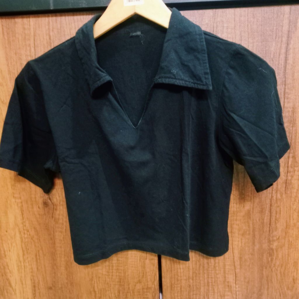 KAUS POLO CROP TOP KATUN HITAM Preloved