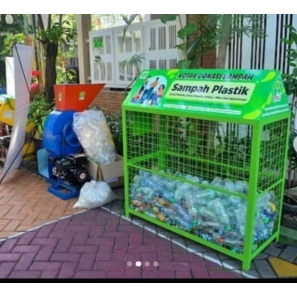 Tempat sampah botol plastik daur ulang