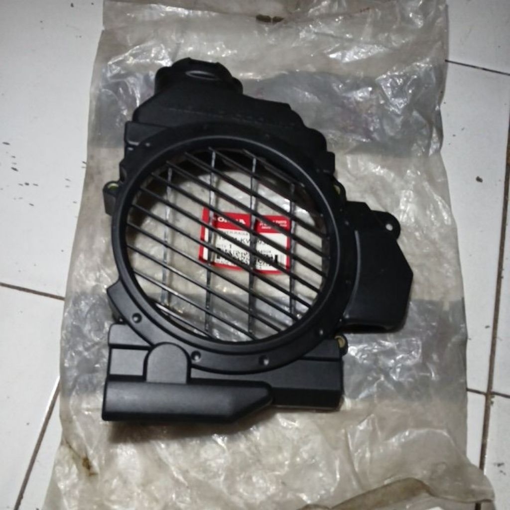 19151-KVB-930 over Tutup Radiator Vario 110 karbu original AHM