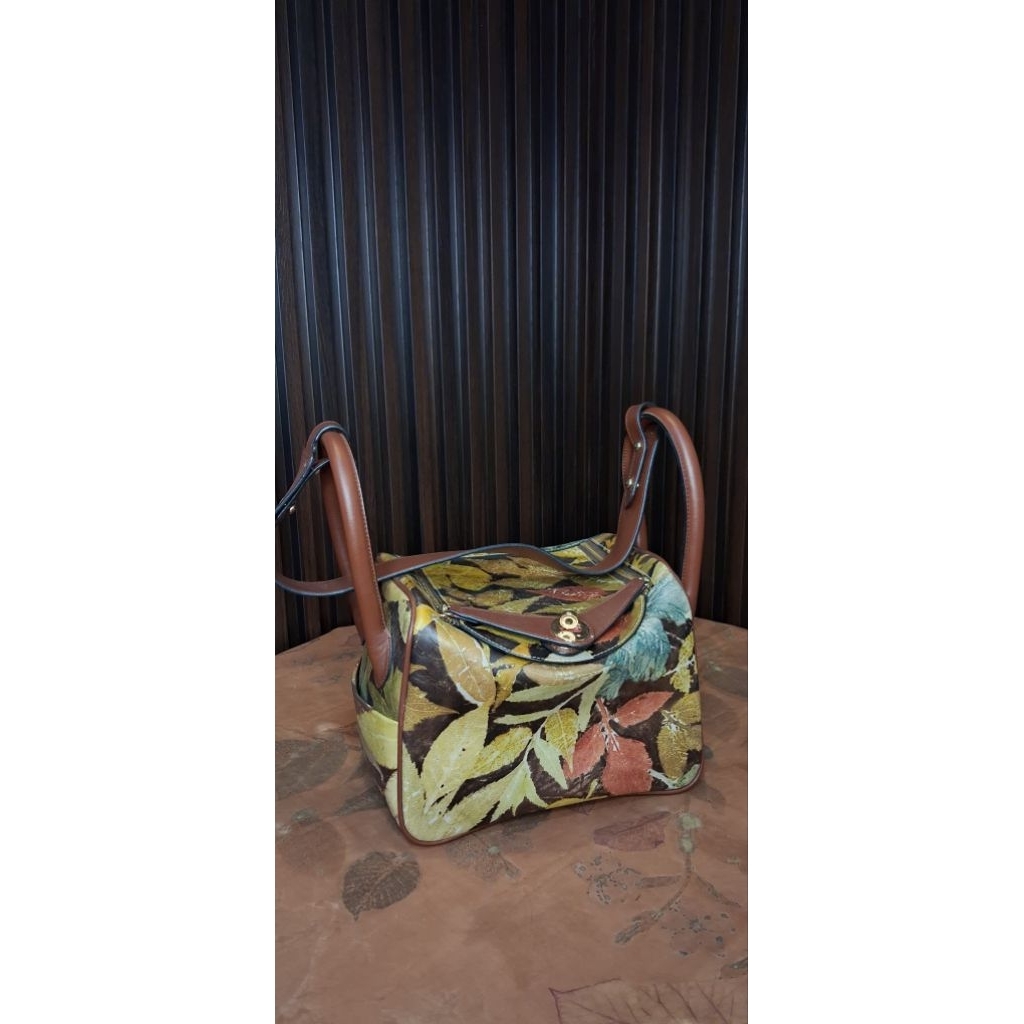 Tas Lindy Medium Kulit Sapi Motif Ecoprint