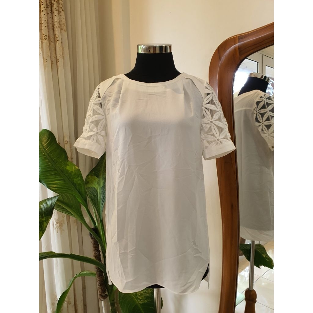 BLOUSE KATUN PUTIH