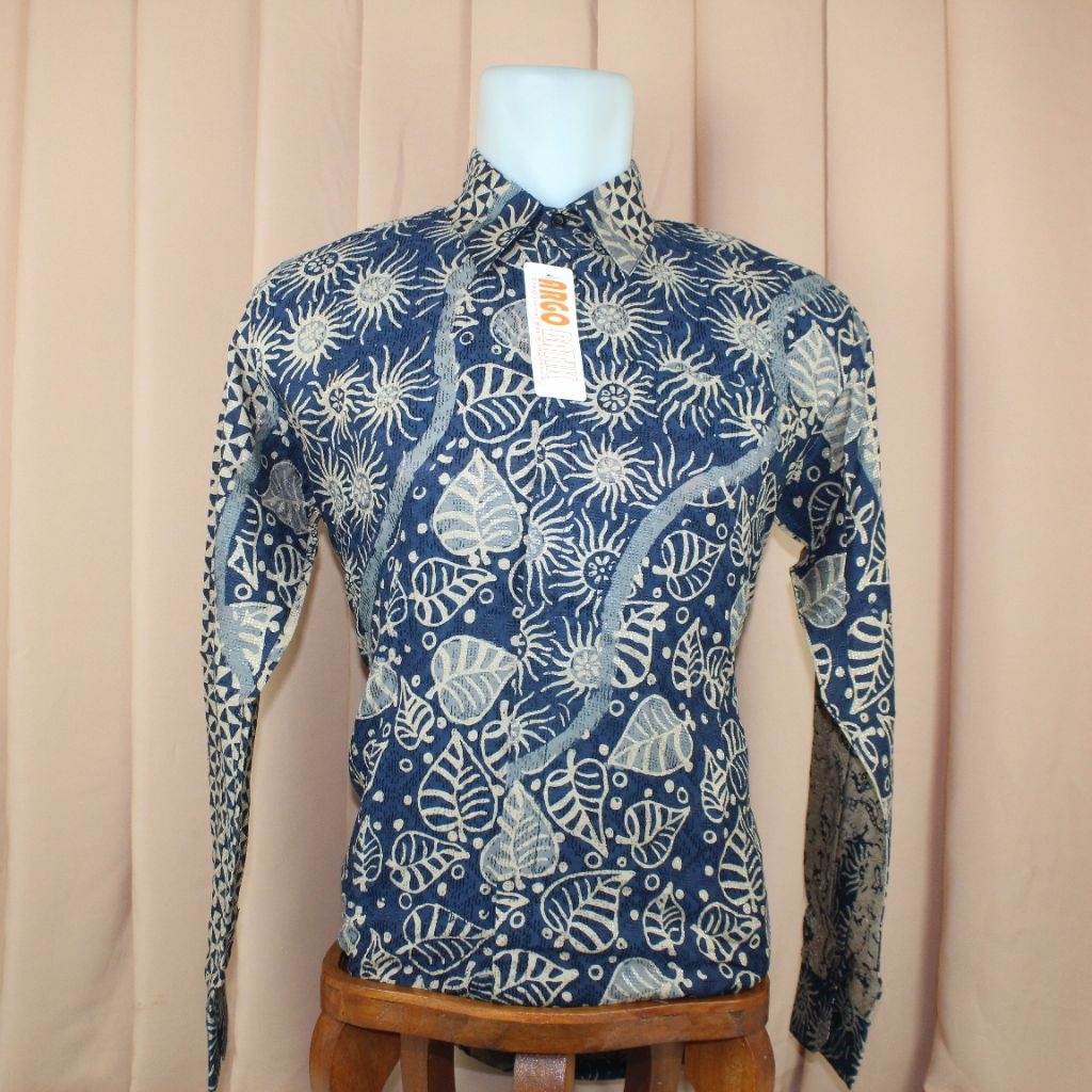 Batik Tradisional Tenun Dobby Batik Pria Lengan Panjang Biru Dongker