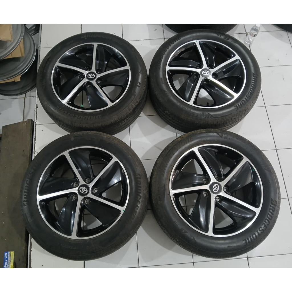 JUAL VELG MOBIL BEKAS STANDAR HRV R17X5