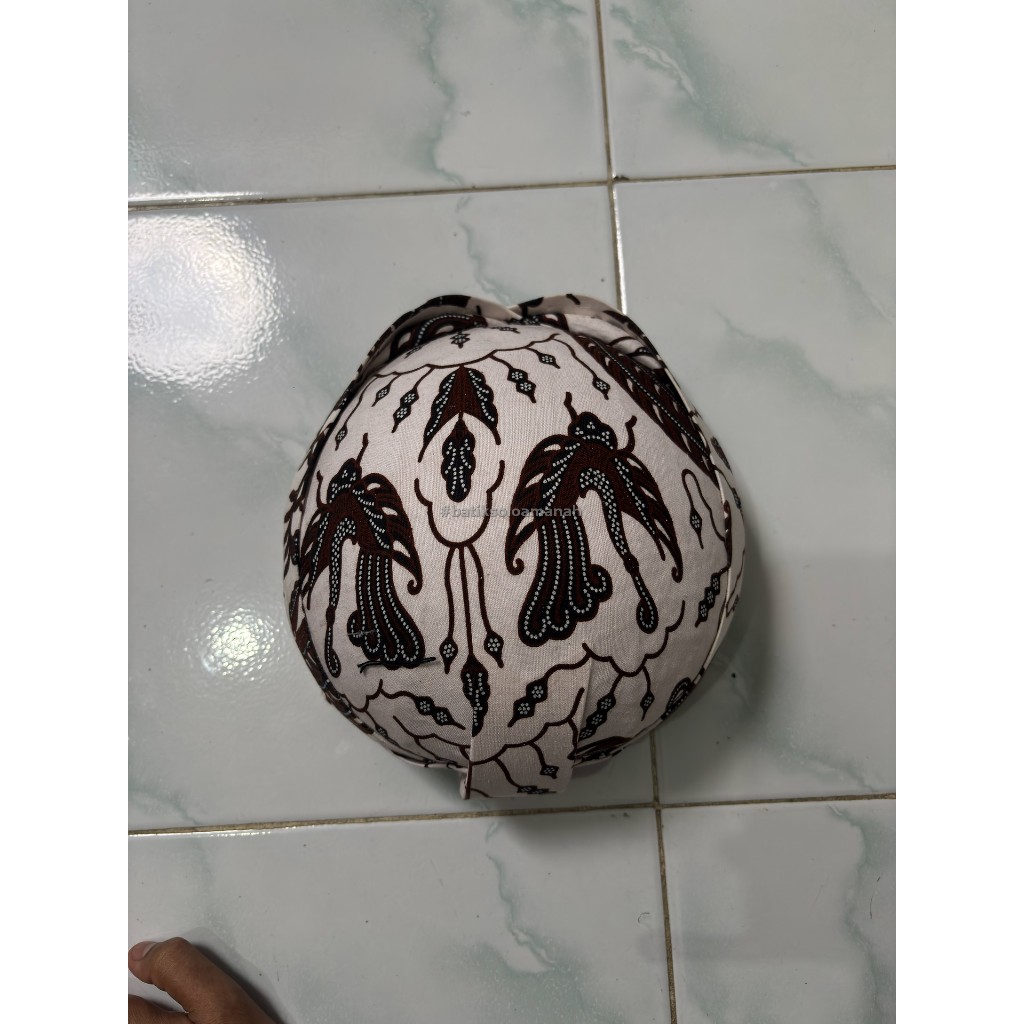 BLANGKON SOLO MOTIF WAHYU TUMURUN PUTIH KEMEJABATIKPRIASOLO