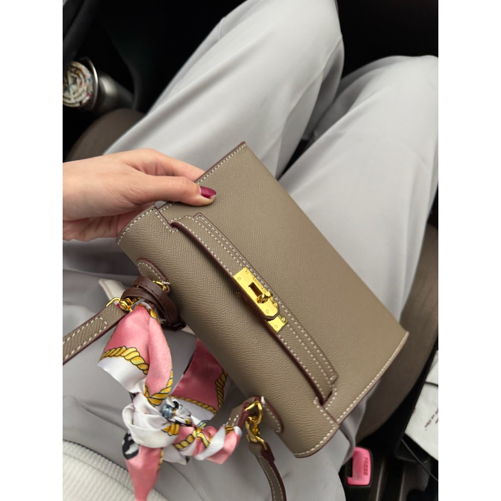 hermes kelly taupe with keychain and box and dustbag