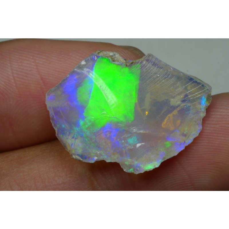 9.685 CRT WELO OPAL ROUGH MULTICOLOR ETHIOPIAN OPAL
