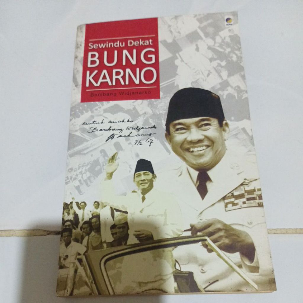 BUKU Sewindu Dekat BUNG KARNO
