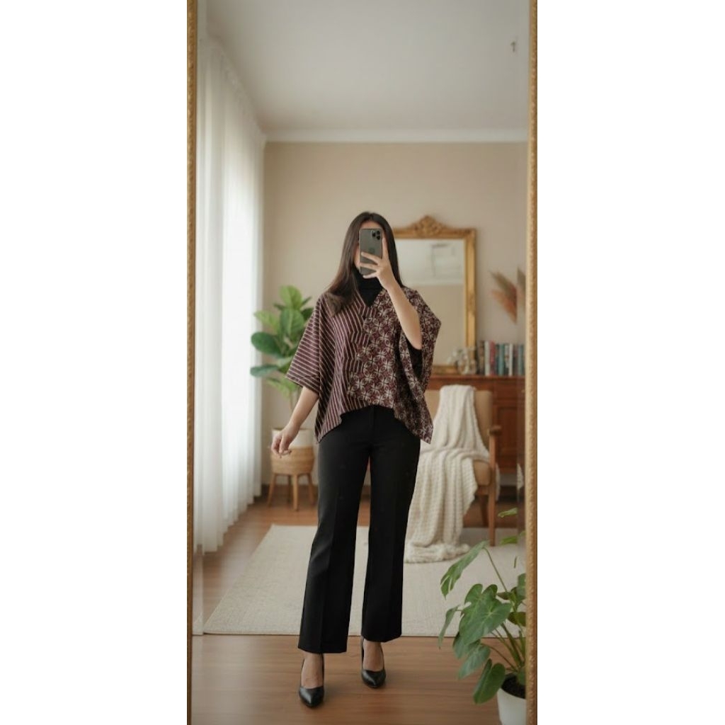 Blouse Crop Top Batik Kelelawar Wanita Warna Sogan – Atasan Batik Modern Kekinian