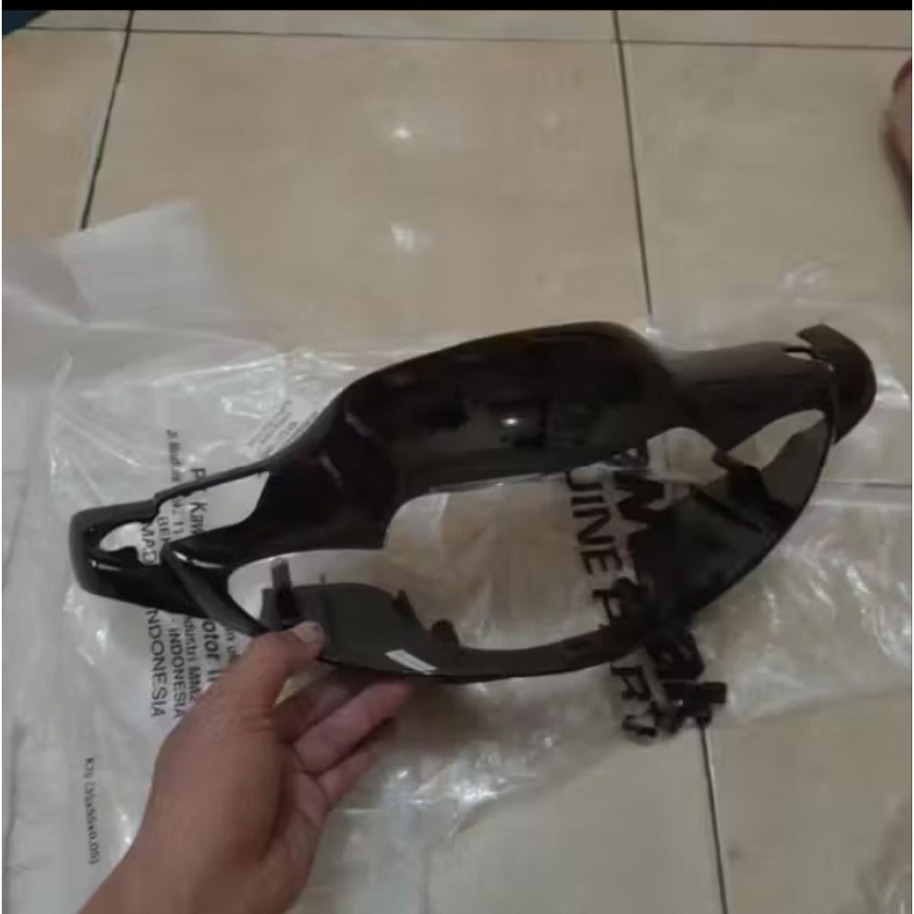 COVER BATOK LAMPU DEPAN KAWASAKI BLITZ R ORIGINAL KAWASAKI