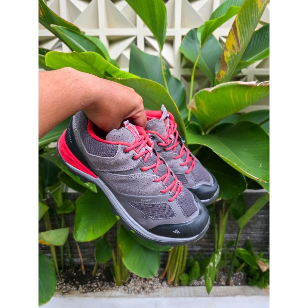 Sepatu Trekking Hiking Que-Chua Evofit Waterproof