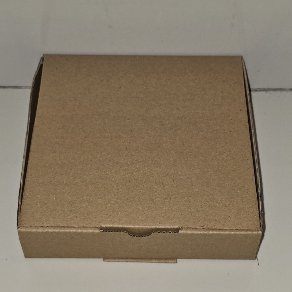Kardus kotak Box 15 x 15 x 3,5 cm Die cut