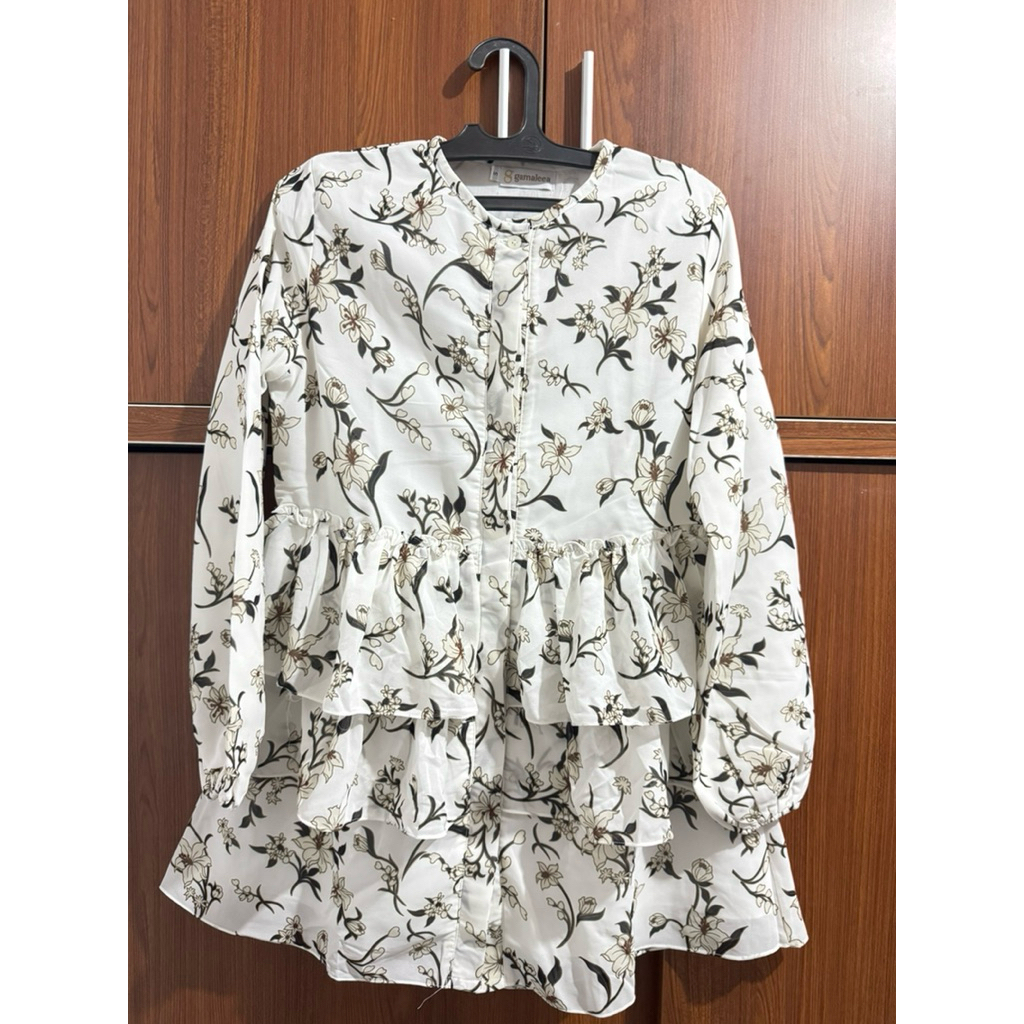 Gamalea tunik bunga-bunga