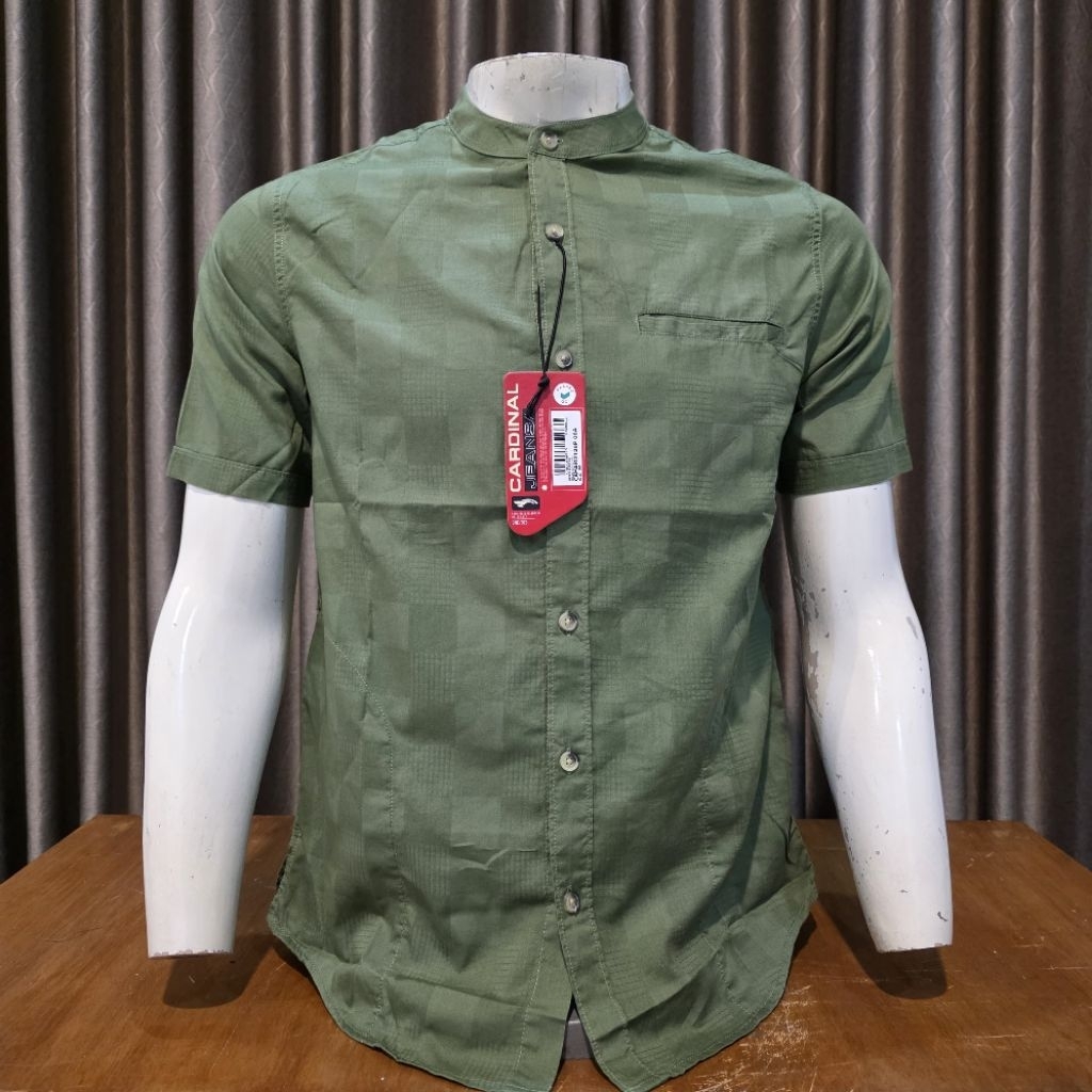 kemeja koko cardinal lengan pendek