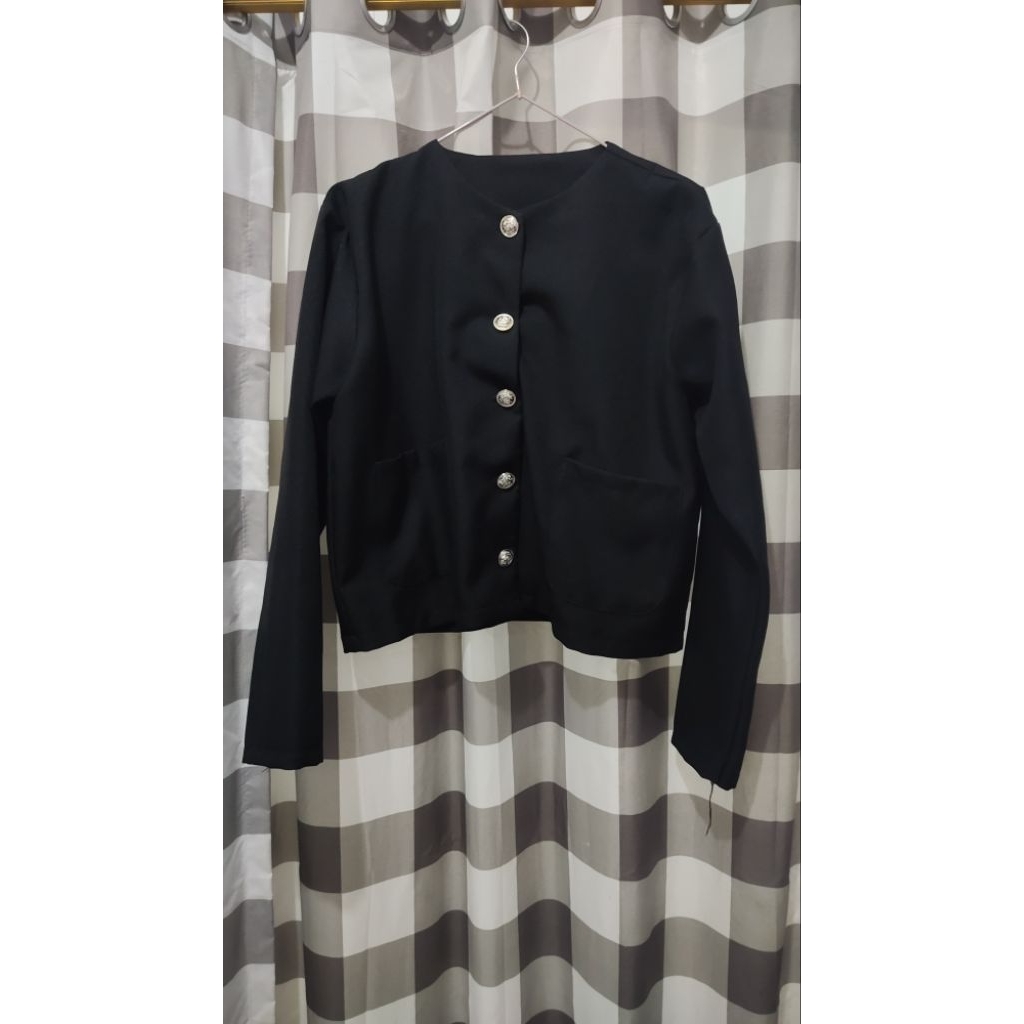 blazer hitam crop top