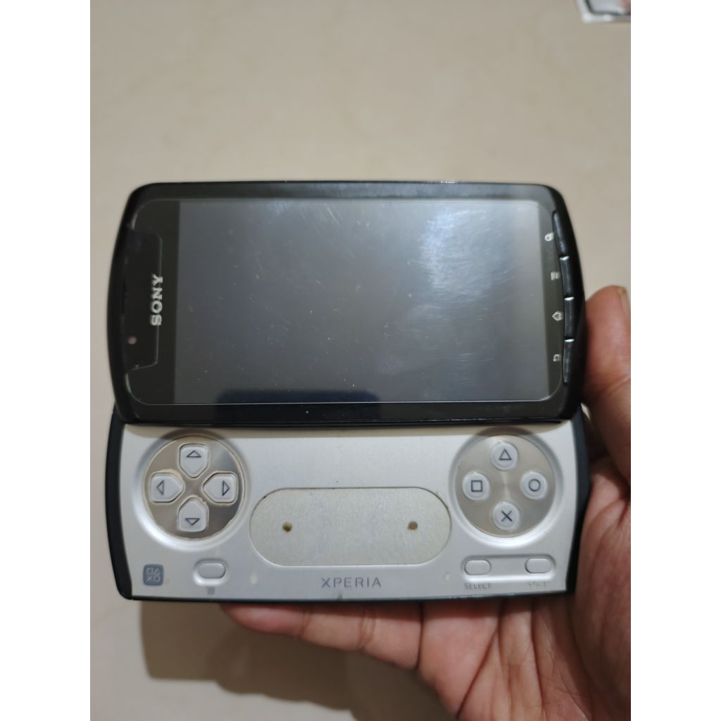 Sony Ericsson Xperia Play R800 i Black Hitam NTT DoCoMo Android Game Phone Spesial Limited Edition R