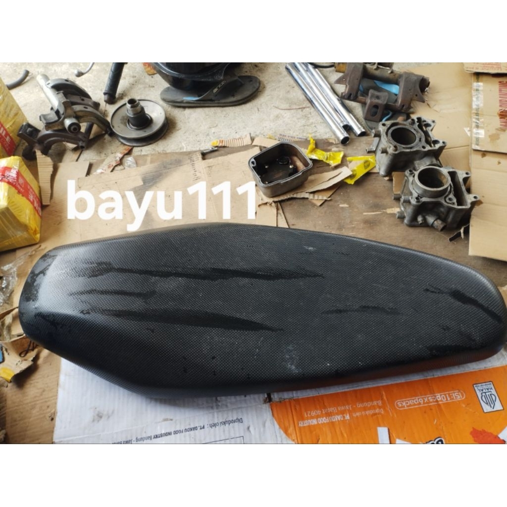 jok bahan/bolong bolong busa tebel honda vario 125 led old.k59.original copotan