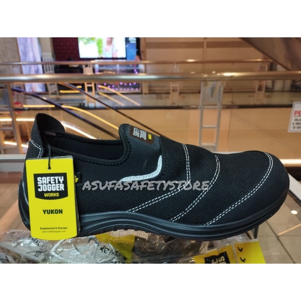 SEPATU SAFETY JOGGER YUKON S1P