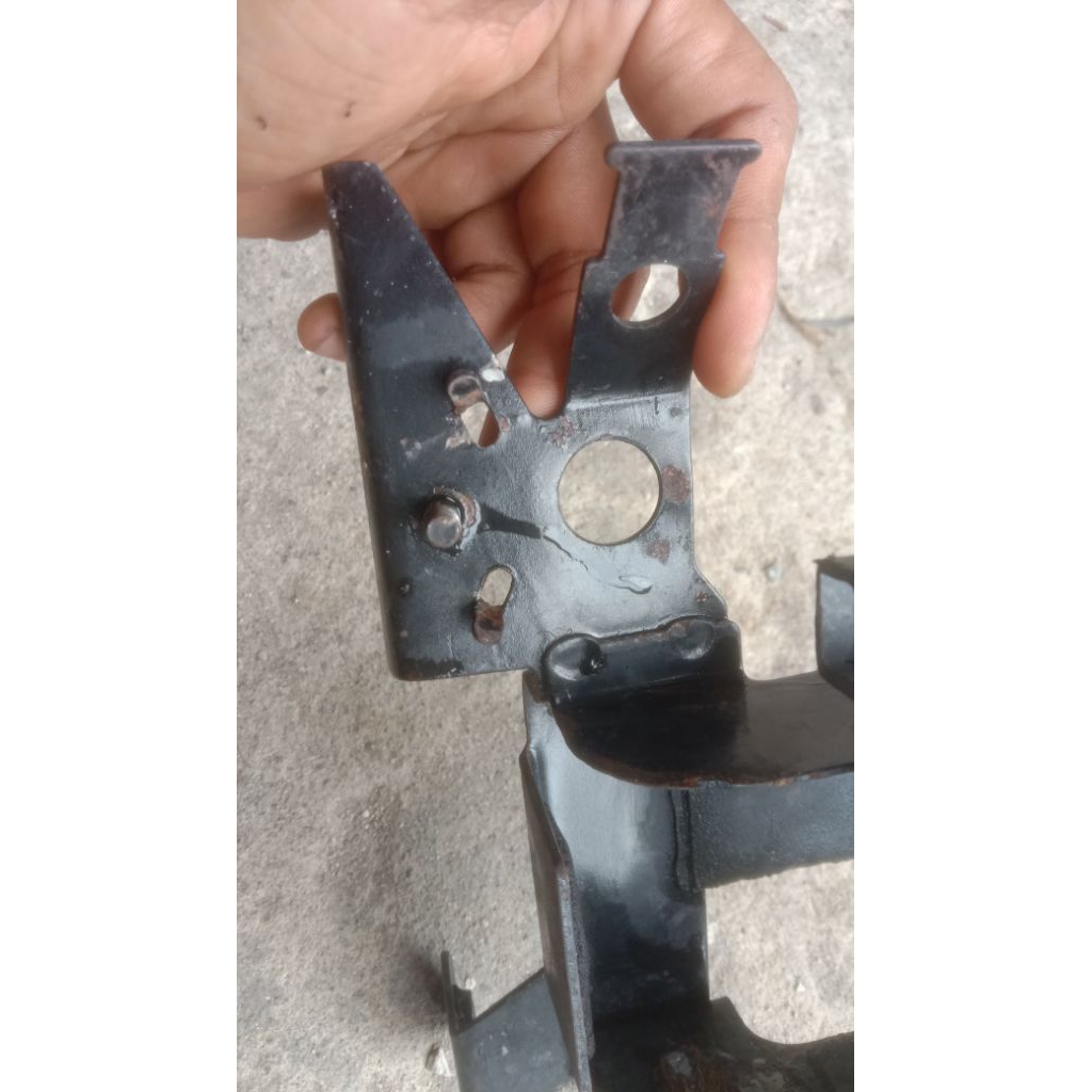 Breket Aki GL 100 GL 100 CDI original