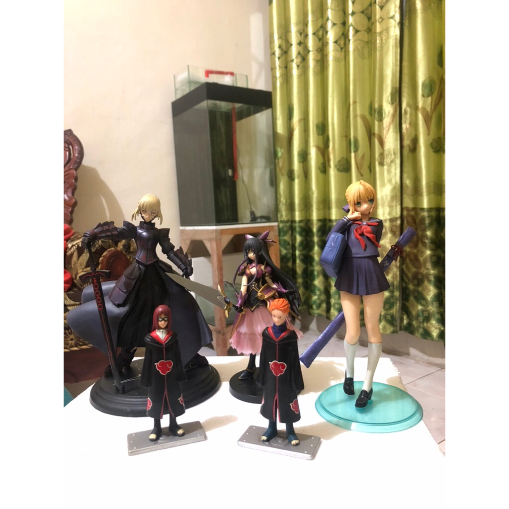 figur action anime bekas
