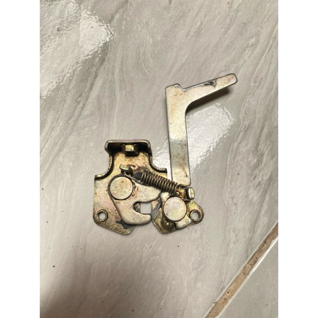 lawan kunci jok honda revo absolut