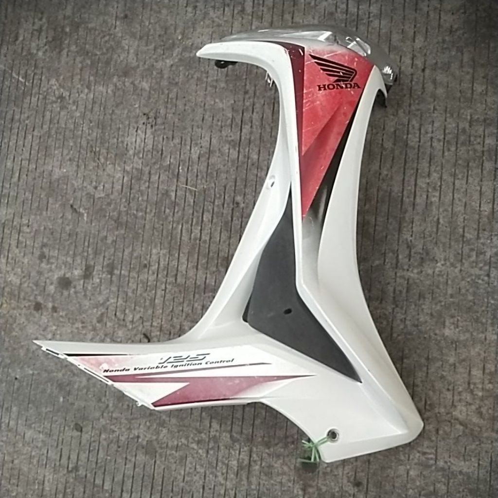 sayap kanan KYZ Supra 125 helm in copotan original