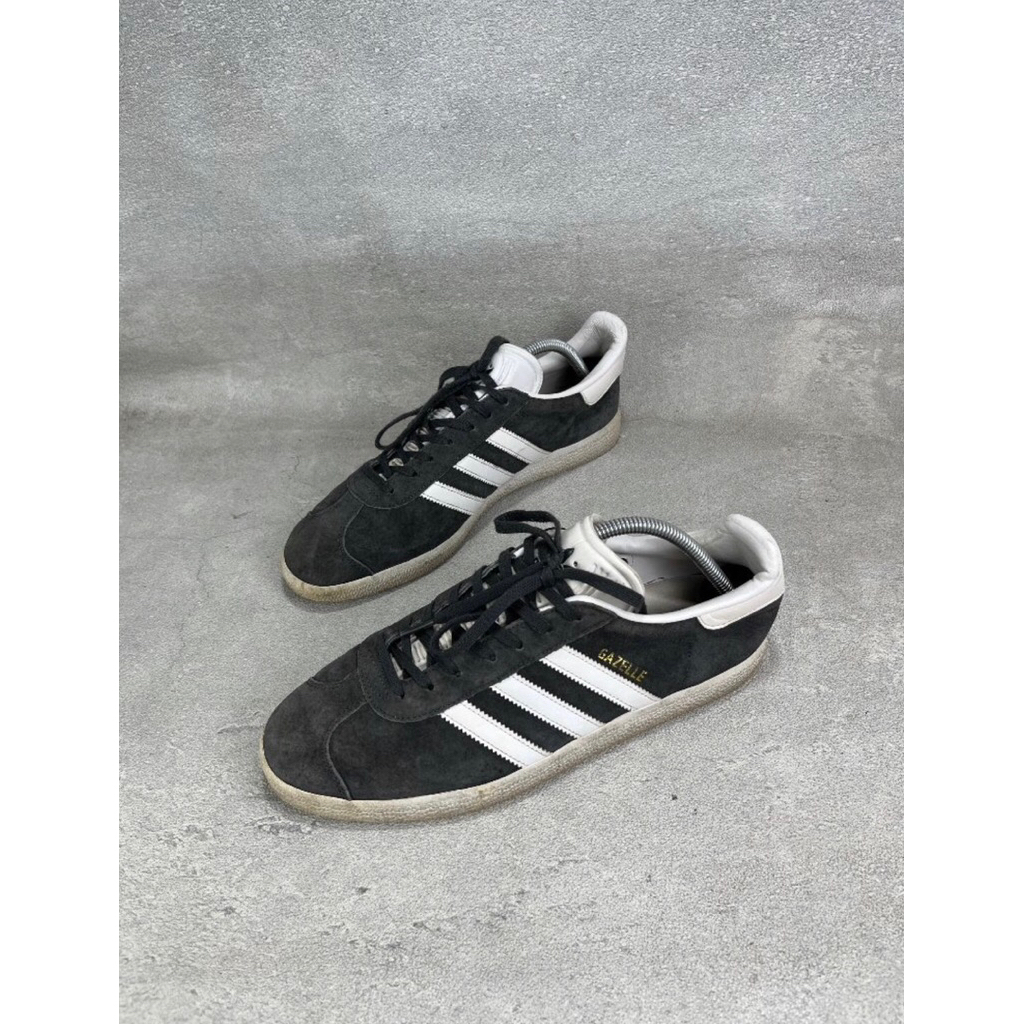Sepatu Sneakers Adidas gazelle second