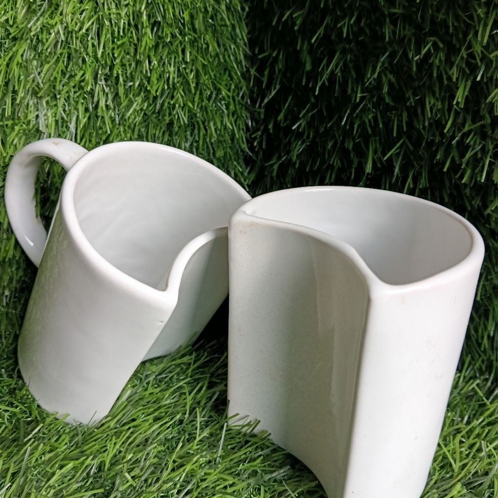 GELAS ESTETIK PUTIH MINIMALIS