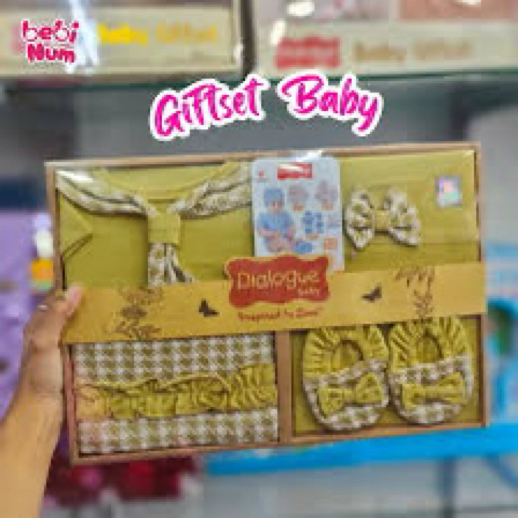 Hampers baby Dialogue 1 set / baju bayi perempuan