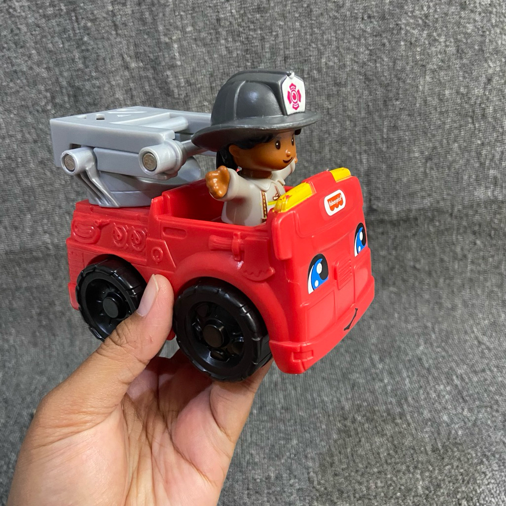 mainan little people fisher price