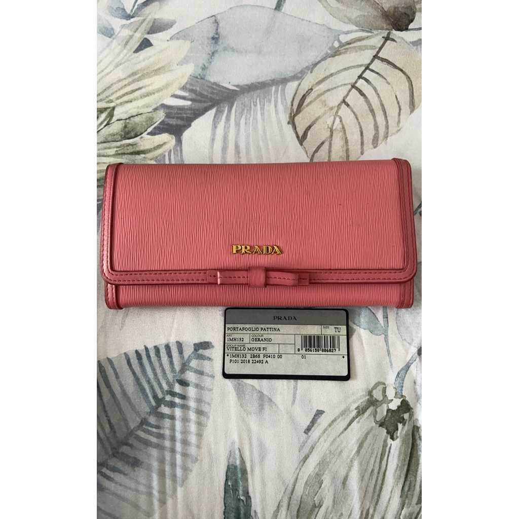 Prada Wallet Original