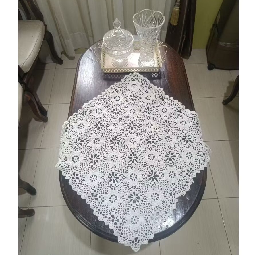 Rajutan Taplak Meja Persegi Empat