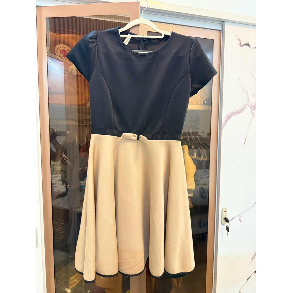 preloved dress hitam cream