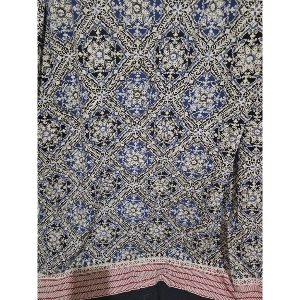 kain batik sutra crepe - biru hitam