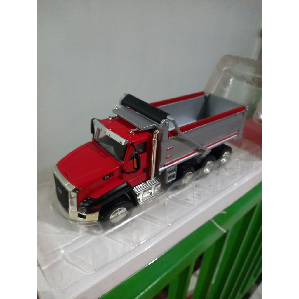 diecast miniatur alat berat caterpillar cat ct660 dump truck tambang truk konstruksi 1:50