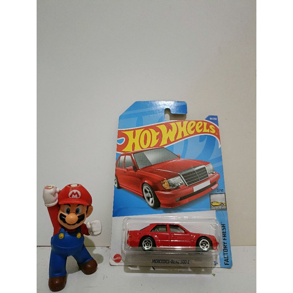hotwheels Mercedes Benz 500e