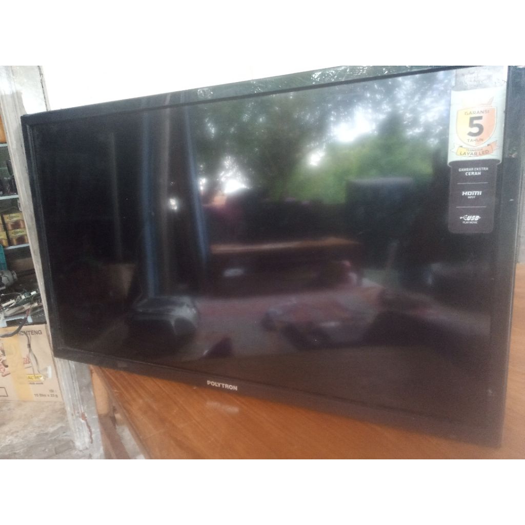 TV POLYTRON PLD32T7511 RUSAK