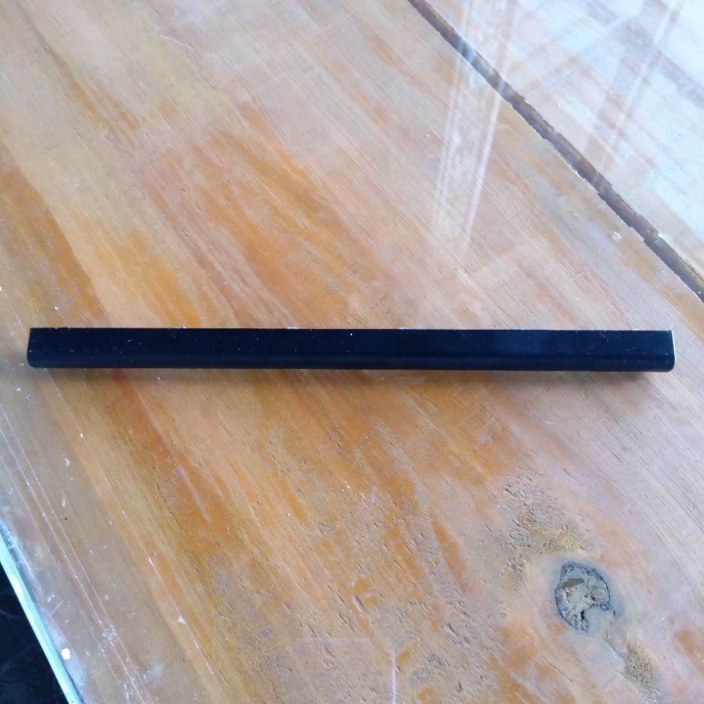 tutup engsel laptop lenovo ideapad 3 14igl05