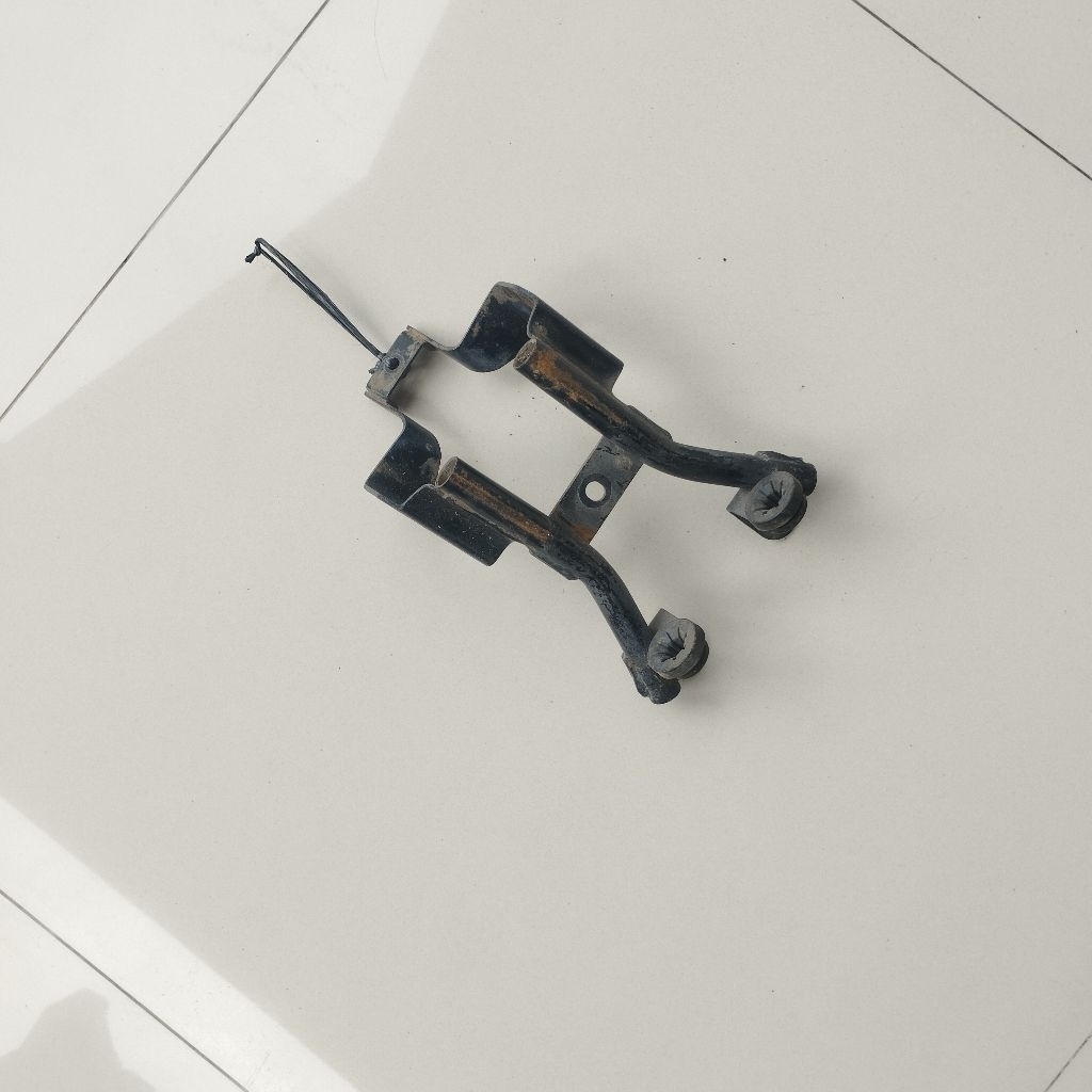 Braket spakbor belakang slebor belakang Honda CB150R CBR 250R old Thailand original