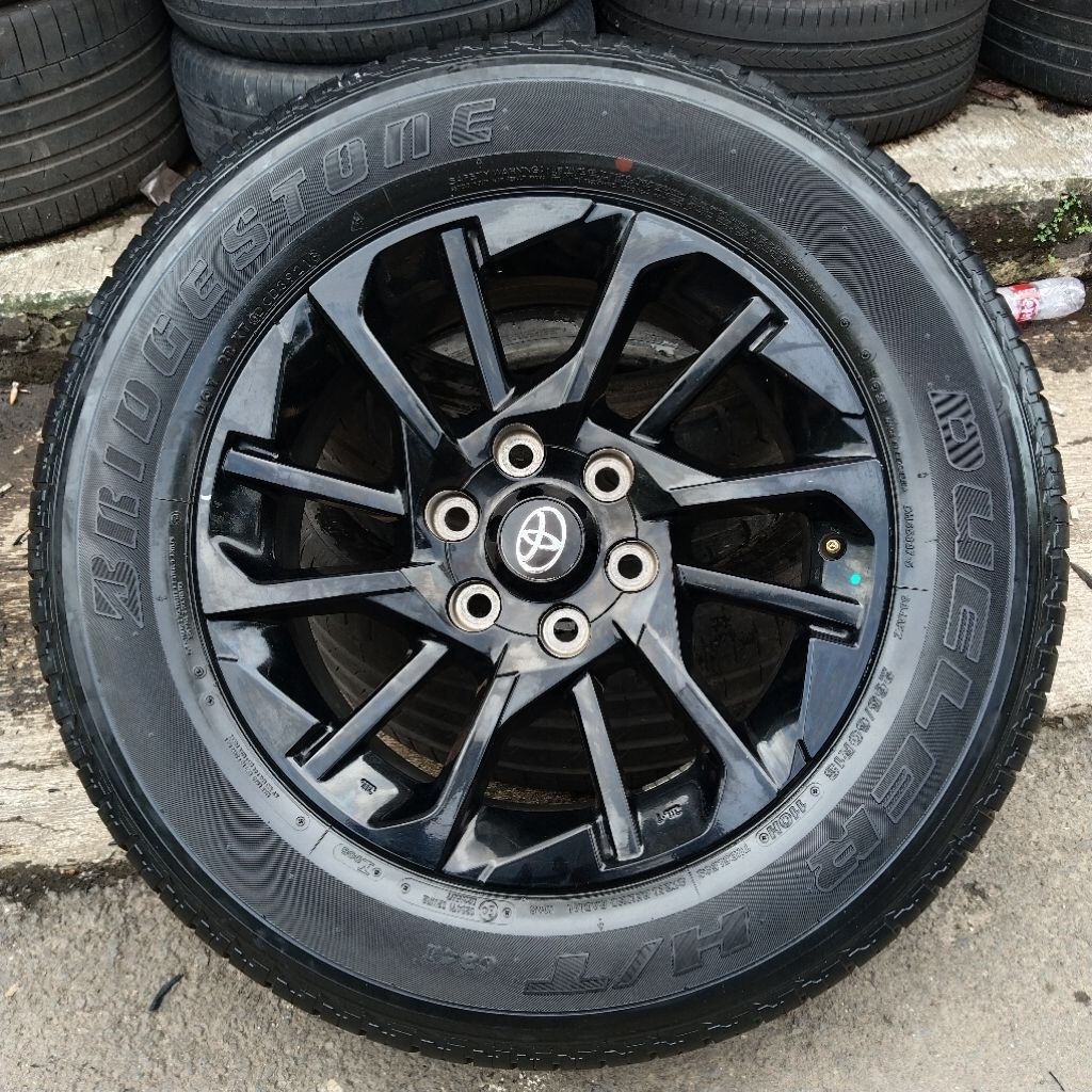 Velg Ori Oem Toyota Fortuner GR Sport R18 Pcd 6x139 Lebar 7.½ ET 30 + Ban Bridgestone 265/60 R18 Sec