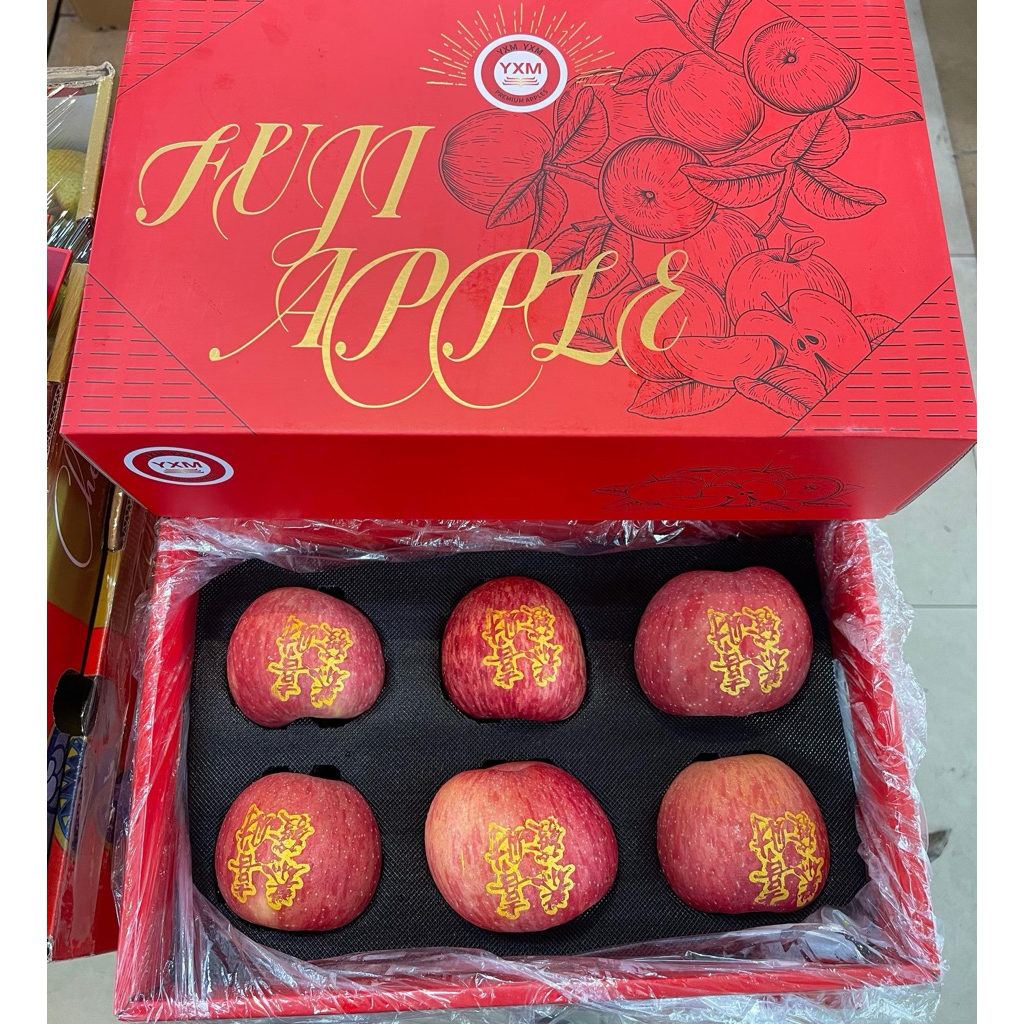 Apel Fuji Tato Premium Isi 6 Pcs Hampers Imlek